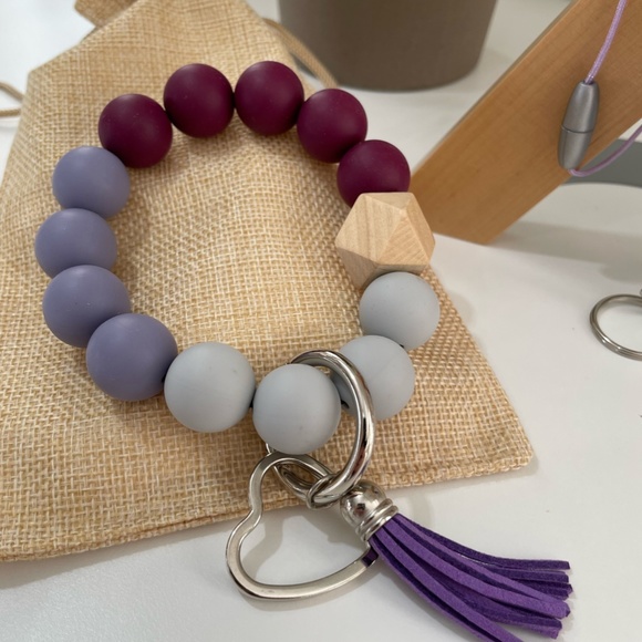 Bracelet Keychain Silicone Wood Beads/Lanyard Teacher Badge Holder Gift Set - Picture 5 of 6